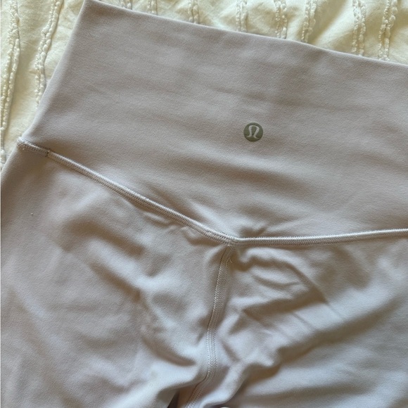 lululemon athletica Align Light Purple Biker Shorts 4 - Picture 4 of 5